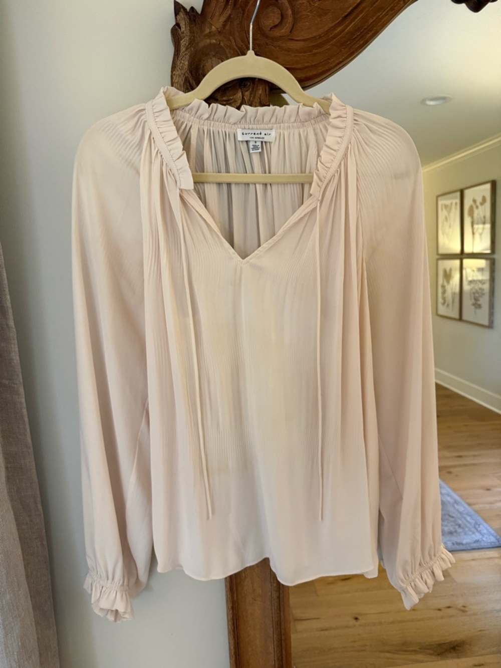 Current Air Women's Cream Pleated V-Neck Ruffle Blouse